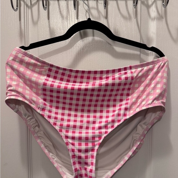 Draper James Pink and White Gingham Swimwear with Square Neckline - Picture 4 of 6